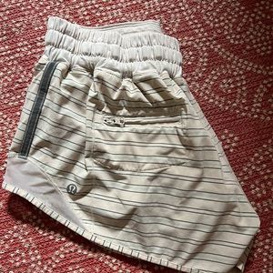 Lululemon hotty hot shorts